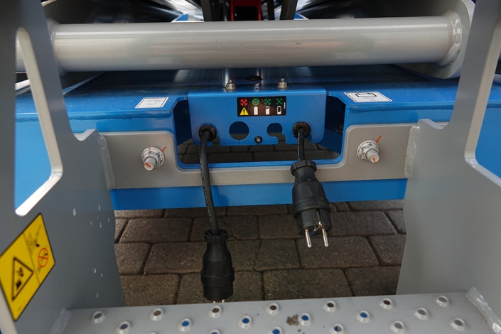 genie-gs-4655-sakselift--ladekontakt-220v-plattform