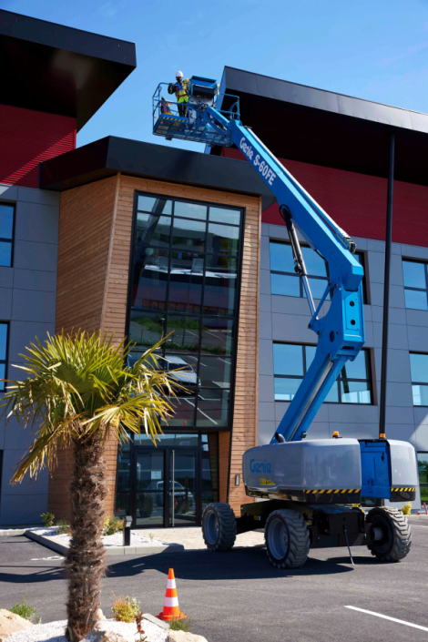 S-60-FE-Commercial-Estate-Horizontal-reach (3)