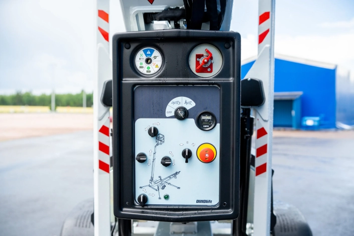 Bakkekontroll tilhengermontert batteridreven lift