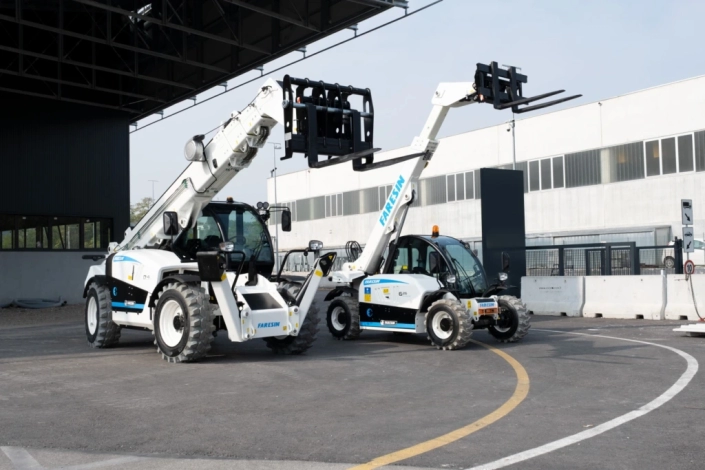 Faresin 17.45 electrisk teleskoplaster med gaffelbord